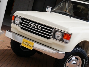ランクル８０丸目フェイス　ライトイエロー