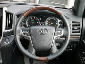 ランクル２００現行200　ZX　ブラウンレザー　HDDマルチ