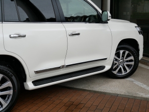 ランクル２００新車　ZX　モデリスタエアロキット　メーカーナビ