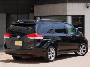 シエナ新平　XLE　4WD　BIG-Xナビ　フリップダウン