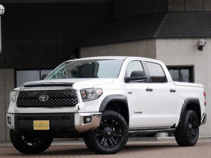 タンドラ2018ｙ　SR5　クルーマックス