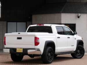 タンドラ2018ｙ　SR5　クルーマックス