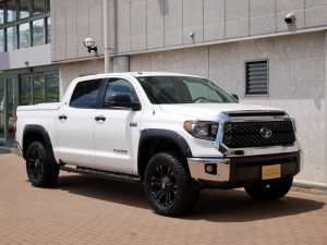 タンドラ2018ｙ　SR5　クルーマックス