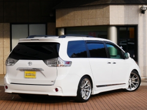 シエナ2013年モデル　シエナ　SE　新車並行