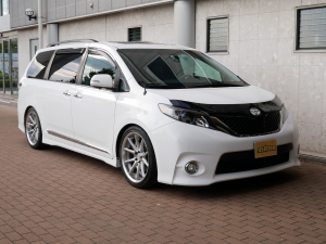 シエナ2013年モデル　シエナ　SE　新車並行