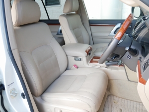 ランクル２００ZX　マルチナビ　モデリスタ　ガナドール4本出し