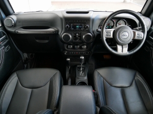 ＪＥＥＰラングラーＪＥＥＰラングラー　アンリミテッド　アルティテュード