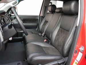 タンドラ新車並行　ベンコラ　レザー張替え