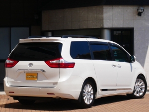 シエナ新車並行　最上級リミテッド　AWD