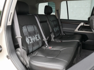 ランクル２００クラシックCP　NEWペイント　TOYOTAロゴグリル