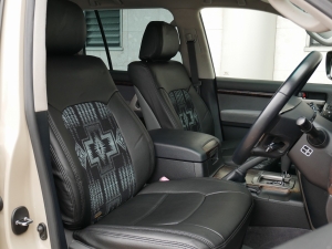 ランクル２００クラシックCP　NEWペイント　TOYOTAロゴグリル