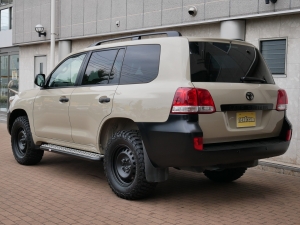 ランクル２００クラシックCP　NEWペイント　TOYOTAロゴグリル