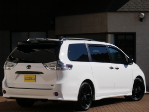 シエナ新車2020モデル　SEプリファード　ナイトシェード