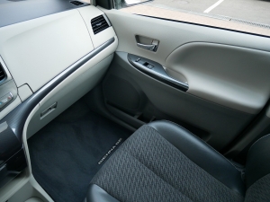 シエナ新並SE　TEIN車高調　20インチAW