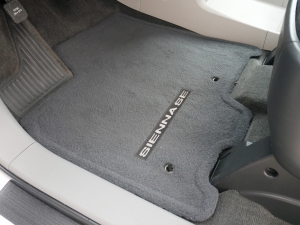 シエナ新並SE　TEIN車高調　20インチAW