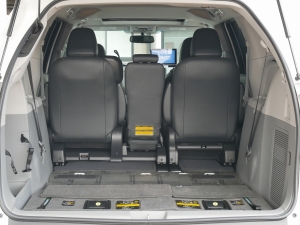 シエナ新並SE　TEIN車高調　20インチAW