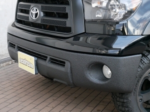 タンドラ新車並行　ダブルキャブ　LEERトノカバー