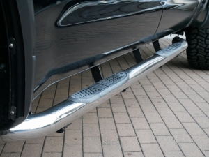 タンドラ新車並行　ダブルキャブ　LEERトノカバー