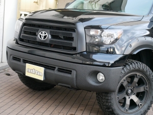 タンドラ新車並行　ダブルキャブ　LEERトノカバー