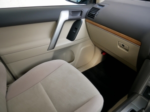 ランクルプラド現行型　TRDスポイラー　ハイグロス22インチ