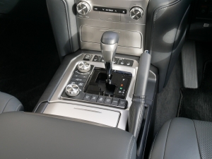 ランクル２００ZX　モデリスタエアロ　メーカー9型ナビ