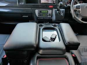 ハイエースワゴン４型ハイエース　ＦＬＥＸ　バルベロ１７インチ