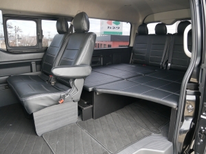 ハイエースワゴン４型ハイエース　ＦＬＥＸ　バルベロ１７インチ