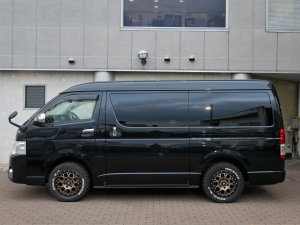 ハイエースワゴン４型ハイエース　ＦＬＥＸ　バルベロ１７インチ