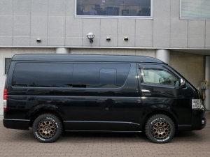 ハイエースワゴン４型ハイエース　ＦＬＥＸ　バルベロ１７インチ