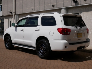 セコイア新車並行　1ナンバー登録済　リフトUP