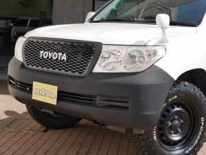 ランクル２００リフトUP　TOYOTAロゴグリル
