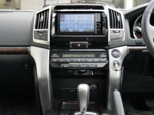 ランクル２００AX　ワンオーナー　TOYOTAロゴグリル
