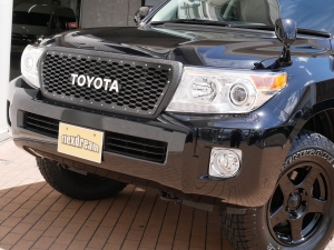 ランクル２００AX　ワンオーナー　TOYOTAロゴグリル