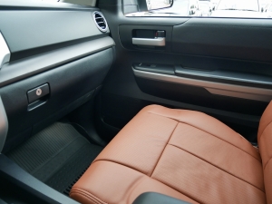 タンドラ2021新車　LEERシェル　スプレーベッド