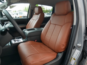 タンドラ2021新車　LEERシェル　スプレーベッド