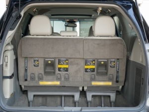 シエナ新車並行　XLE　ワンオーナー　レザーシート