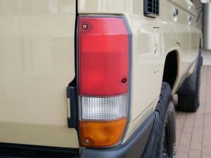 ランクル７０ZX　オートマ　サンルーフ　フェンダーミラー