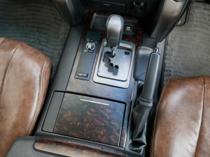 ランクル２００オフロードLOOKカスタム　TOYOTAグリル　ブッシュワーカー