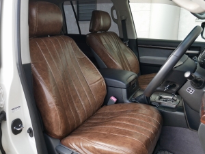 ランクル２００オフロードLOOKカスタム　TOYOTAグリル　ブッシュワーカー
