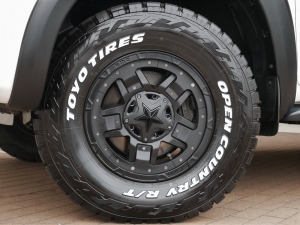 ランクル２００オフロードLOOKカスタム　TOYOTAグリル　ブッシュワーカー