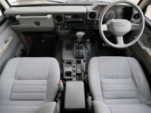 ランクル７０LX