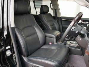 ランクル２００AX-Gセレ　中期型　低走行