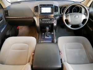 ランクル２００AX
