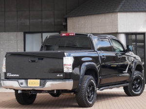 タンドラクルーマックス　SR5　アメリカモデル