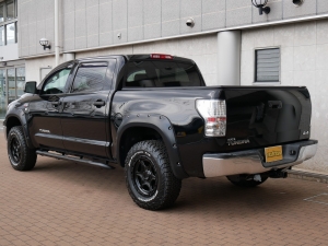 タンドラクルーマックス　SR5　アメリカモデル