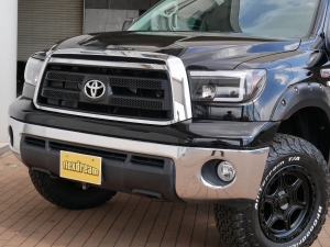 タンドラクルーマックス　SR5　アメリカモデル