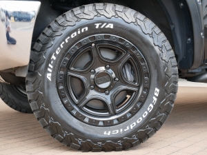 タンドラクルーマックス　SR5　アメリカモデル