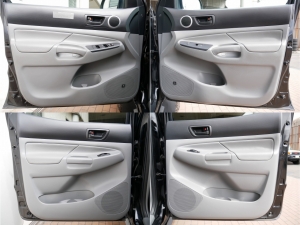 タコマダブルキャブ　TRDスポーツ　新車並行