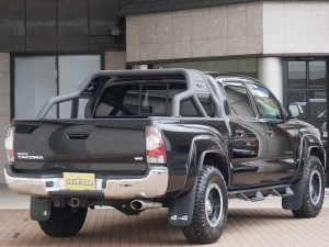 タコマダブルキャブ　TRDスポーツ　新車並行