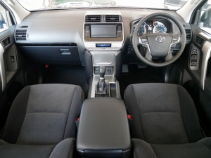 ランクルプラド150系新車ランクル150プラド　TX　5人乗り